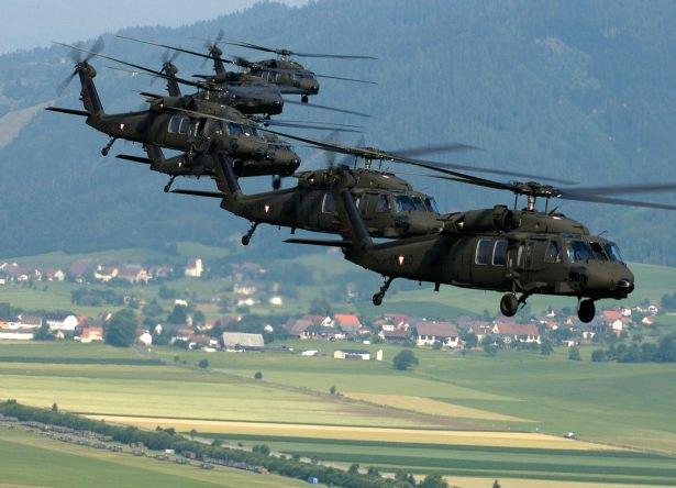 <p><span style="color:#E6E6FA">Buna göre, Sikorsky firmasının S-70i Black Hawk helikopteri, lisans altında üretim modeli ile Türkiye’de üretilecek. Üretim lisansı, Türkiye’nin ileriki dönemlerdeki ihtiyacını da karşılayacak şekilde toplam 300 helikopterin üretimini kapsıyor.</span></p>