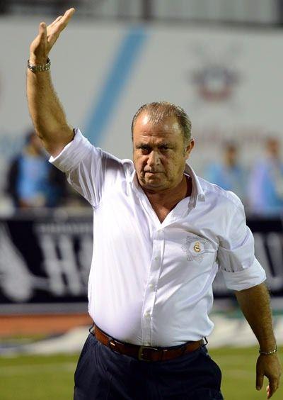 <p><strong>FATİH TERİM</strong><br />
"Kendini GS'ye adamış ve bu ailenin ferdi olmaktan her zaman gurur duymuş birinin GS'den vazgeçeceğine inanmak gerçek dışıdır."</p>