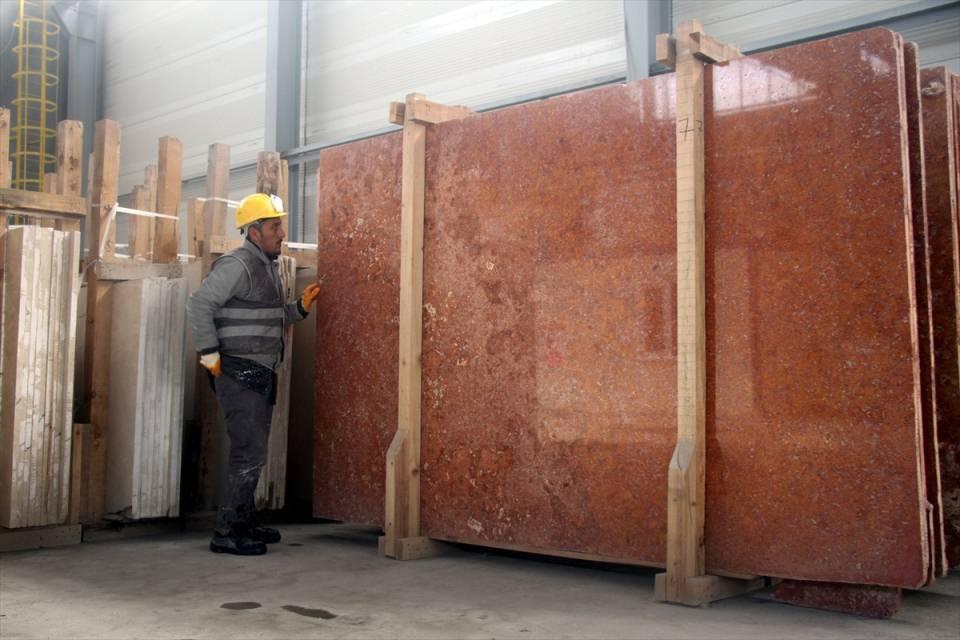 <p>Fabrikanın kurulması için iki yıl saha araştırması yaptıklarını anlatan Javadı, büyük emek verilen ve 120 milyon lira harcanarak yapılan fabrikanın açılışını Cumhurbaşkanı Recep Tayyip Erdoğan'ın yaptığını hatırlattı.</p>

<p> </p>
