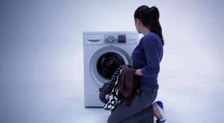 <p>Çamaşırlarınızın temiz ve uzun ömürlü olması bunun yanında makinenizin de uzun süre arızasız çalışması için dikkat etmeniz gereken basit püf noktalar vardır. İşte çoğu kullanıcının bilmediği o basit püf noktalar…</p>
