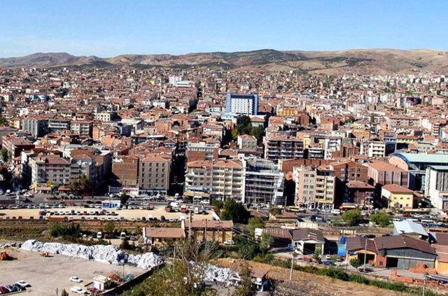 <p><strong>Kırıkkale</strong></p>
<p>2015 nüfusu: 270.271 kişi.</p>
<p>2016 nüfusu: 277.984 kişi.</p>
<p>Değişim(%): 2,85</p>