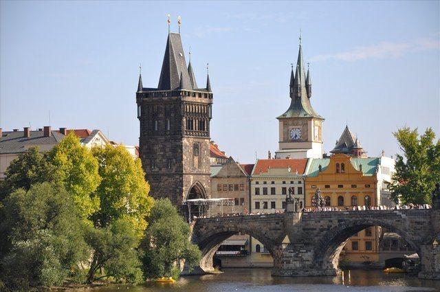 <p>Karasal Alan km²<br />
Slovakya<br />
48.105</p>
