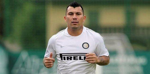 <p>İtalya Serie A'da Inter forması giyen savunma oyuncusu Gary Medel'in, Beşiktaş ile anlaşma sağladığı iddia edildi. Kaynak: Fanatik</p>
