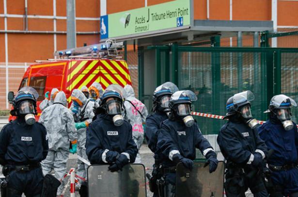 <p>Saint-Etienne Stadı'nda kimyasal saldırı, Bordeaux kentinde ise bombalı saldırı olasılığına karşı tatbikat düzenlendi.</p>
