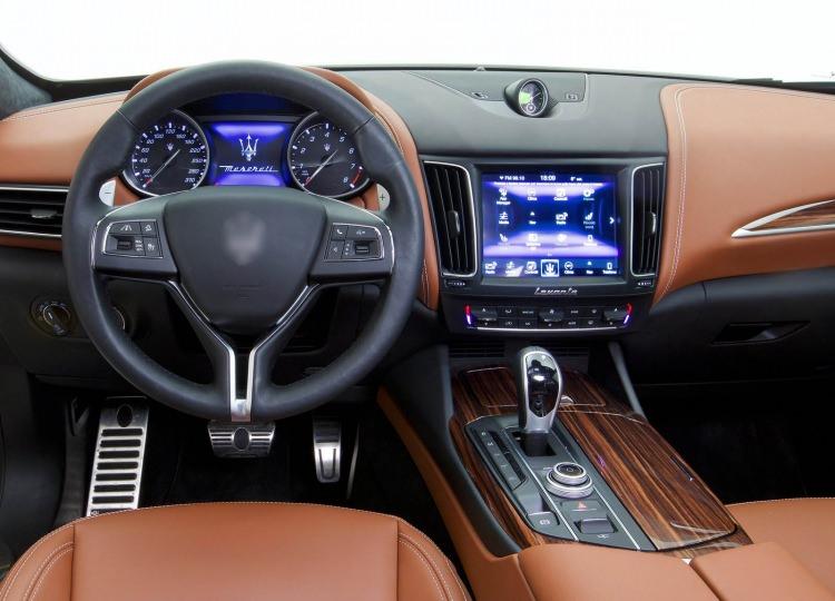 <p>MASERATI LEVANTE</p>
