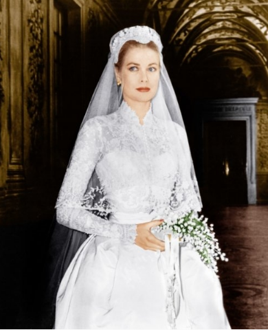 <p><strong>3.Grace Kelly</strong></p>

<p>Grace Kelly yabancı kaynaklı bir derginin yaptığı ankete göre tüm zamanların en zarif ve şık gelinleri listesinin başında yer alıyor. </p>

