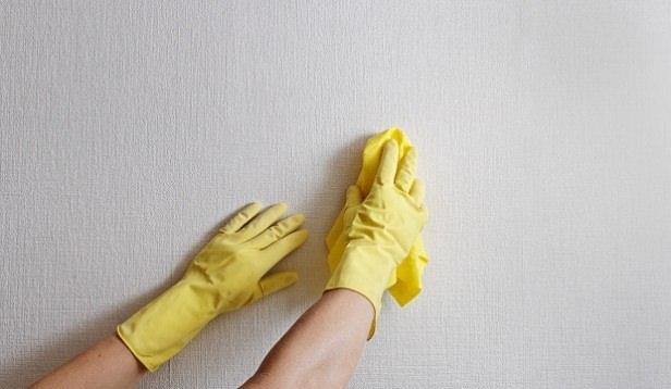 <p>7- Plastik boyaları, pastel boya izlerini ve keçeli kalem lekelerini duvarlarınızdan diş macunu yardımıyla çıkarabilirsiniz</p>
