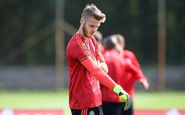 <p><strong>DAVID DE GEA - REAL MADRID'E GİDECEKTİ</strong><br />
<br />
Tarihin belki de en ilginç transfer iptal haberlerinden biri de De Gea'nın ki. Dünyanın en güçlü iki kulübü olan Real Madrid ve Manchester United arasında geçen görüşmelerde, FIFA sistemine evraklar zamanında girilmediği için transfer iptal oldu.</p>
