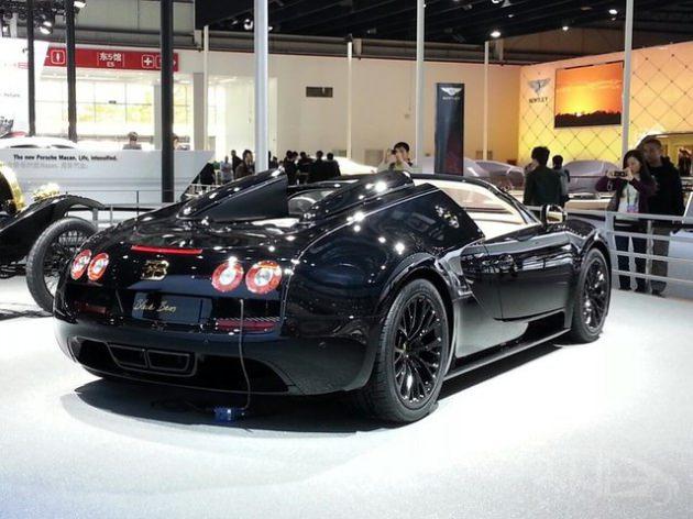 <p>Zamanında dünyanın en hızlı yol otomobillerinden biri olan Type 18 “Black Bess”, bugün dünya hız rekorunu elinde tutan Bugatti Veyron’un da selefi olma özelliğini taşıyor.</p>