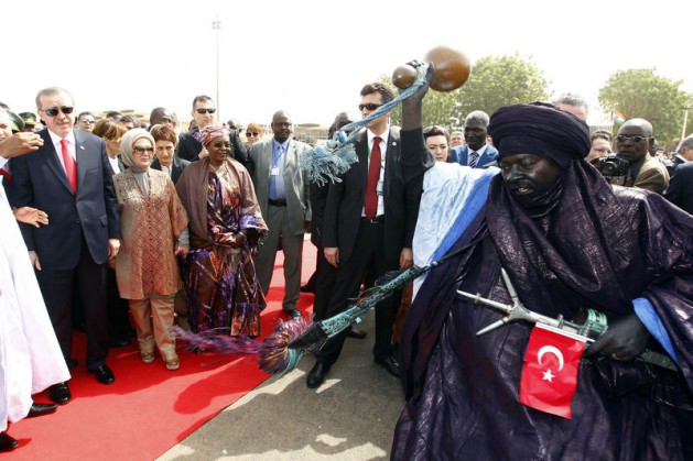 Başbakan Erdoğan, tarihi Afrika ziyaretinin ilk ayağı olan Gabon'un ardından Nijer'e geçti.