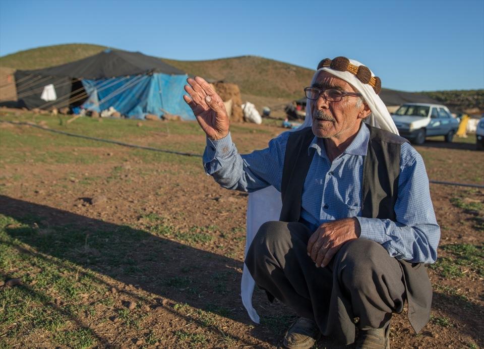 <p>Çoban İbrahim Çetin de gece gündüz sürekli hayvanların başında bulunduğundan iftar ve sahuru merada yapmak durumunda kaldığını dile getirdi. </p>