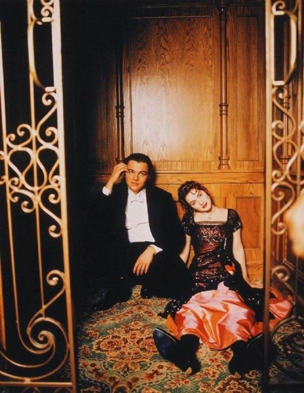 <p>Leonardo DiCaprio ve Kate Winslet Titanic filminin setinde, 1997</p>
