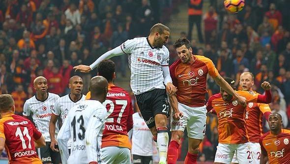 <p>Ligin 22. haftasında oynanan Galatasaray - Beşiktaş maçının 60. dakikasında Selçuk İnan'ın yerine dahil olan Tolga Ciğerci sarı kırmızılı taraftarların hedefi oldu.</p>
