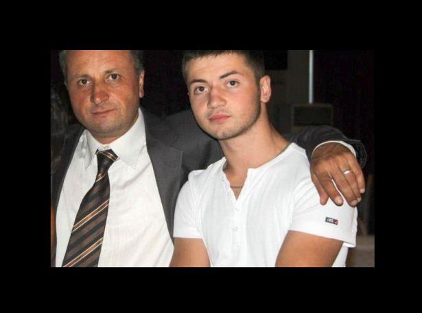 <p><strong>1 ŞUBAT 2013</strong><br />
<br />
Aankara'da ABD Büyükelçiliği'ne düzenlenen canlı bomba saldırısında güvenlik görevlisi Mustafa Akarsu öldü, gazeteci Didem Tuncay ağır yaralandı.</p>