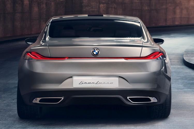 <p>BMW 8 Serisi için daha önce çizilen tasarımlar ve 1989 model 8 Serisi'den görüntülerse şöyle...</p>