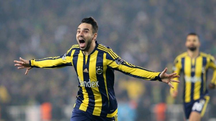 <p>Faik Çetiner, Aziz Yıldırım'ın Volkan Şen'e kızma sebebinin seneye sadece Süper Lig'de forma giyecek olması olduğunu belirtti.</p>
