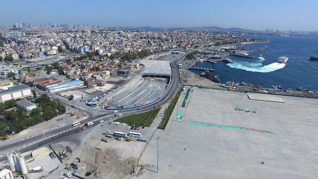 <p>Yap-işlet-devret modeliyle Türk- Kore Ortak Girişimi ATAŞ sorumluluğunda, otomobiller için İstanbul Boğazı'nın altına yapılan 14.6 kilometrelik Avrasya Tüneli Projesi'nde çalışmalar 7/24 devam ediyor.</p>
<p> </p>