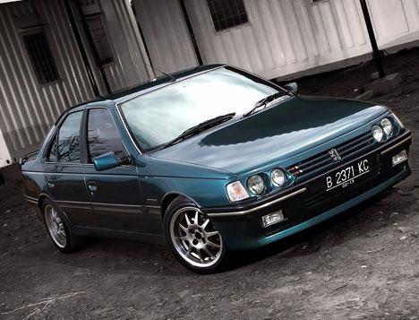 <p>15 - Peugeot 405</p>
