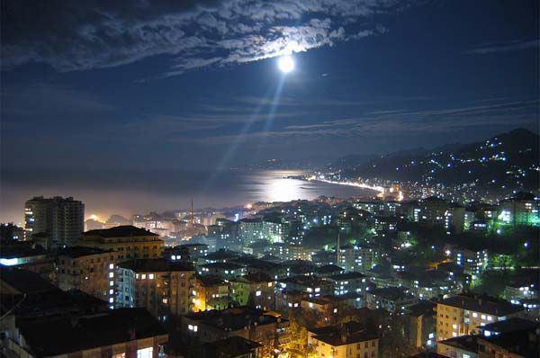 <p><strong>RİZE: LAZİSTAN</strong></p>