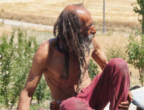 <div class="textContainer">
<p>Çorum Haber ve Odatv'de yayınlanan haber inanılmaz bir hikayeyi ortaya çıkardı. İşte Tugay Afat imzalı Ethem Sarısülük'ün babası Muzaffer Sarısülük'ün şaşırtan hayatı..</p>
</div>