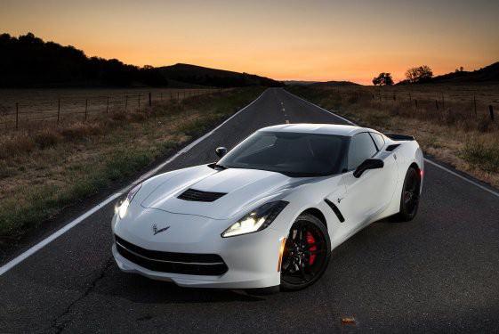ABD’de bu yaz satışa sunulan Corvette Stingray, yıl sonuna doğru Avrupa yollarıyla buluşacak.