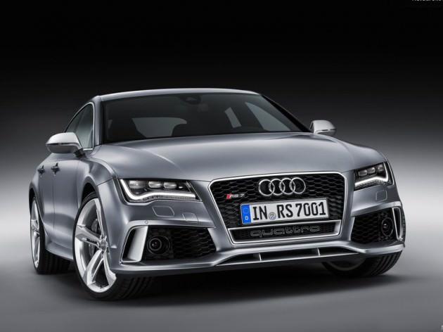 Audi ayrıca havalı süspansiyona alternatif olarak, Dinamik Sürüş Kontol Sistemine (DRC) sahip spor süspansiyon sunuyor. İsteğe bağlı olarak Audi Drive Select sürüş seçim sistemine entegre edilebilecek bir diğer özellik ise, kademesiz olarak yükseltilebilen ve oranı ayarlanabilen dinamik direksiyon. Dinamik direksiyonun özellikleri, standart olarak sunulan elektromekanik direksiyonun özellikleri gibi RS 7 Sportback için özel olarak tasarlandı.