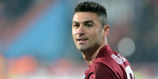 Reina Burak Yilmaz transferini borsaya bildirdi