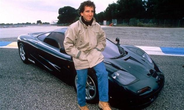 Yıl 1995 ve Alain Prost McLaren F1 XP5 prototipin önünde...