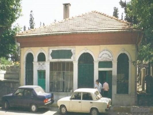 <p>Karaca Ahmed Sultan Türbesi</p>
<p>Aşçıbaşı Mahallesi Karacaahmed Caddesi - Üsküdar</p>