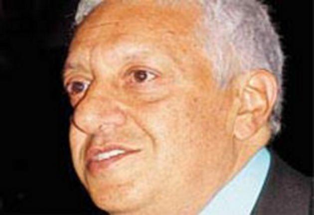 <p>ABİDİN AYDOĞDU "Vay anasini sayın seyirciler, bir gol daha yedik!" Türkiye'nin İngiltere'ye 8-0 yenildiği maçta 8. gol sonrası yorumu ABİDİN AYDOĞDU Danimarka-Fransa macini anlatirken, Zidane koşarken topa basar ve düşer: -Evet Zidan'dan fantastik hareketler...</p>