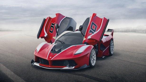 <p>Lüks spor otomobil üreticisi Ferrari yeni otomobilini önümüzdeki hafta tanıtacak. 1035 beygir motor gücüne sahip Ferrari'nin satış fiyatı 3.5 milyon dolar.</p>
