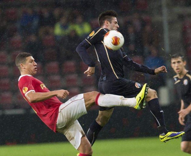<p><strong>Hırvatistan:</strong> Yabancı sınırlaması yok. En fazla 4 yabancı futbolcu ilk 11'de sahaya çıkabilir.</p>

