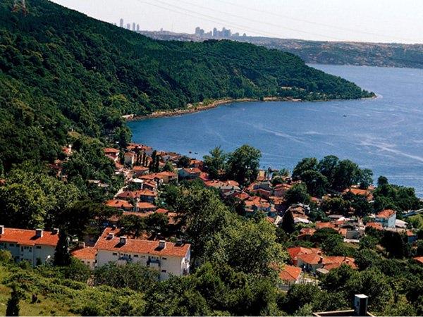<p><strong>BEYKOZ İMAR, TAPU, ALTYAPI VE 2B SORUNLARINI ÇÖZDÜ</strong><br /><br />Beykoz'da kıyasıya bir yarış olacak gibi görünüyor. MHP adayı sürpriz bir şekilde partisinin ilçedeki oy oranını arttırması CHP'nin oylarının yerinde saymasına neden oldu. Yeniden aday gösterilen Yücel Çelikbilek ise kendi adına zor geçecek bir seçimi, Beykoz'un imar, alt yapı, tapu ve 2B gibi önemli sorunlarını çözerek lehine çevirdi. Beykoz'da seçimlerinde AK Partili aday Yücel Çelikbilek oldukça önde görünüyor.</p>