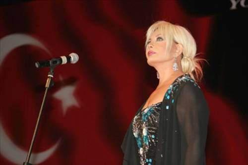 <p>Emel Sayın: 1945 (68)</p>