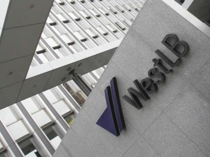 <p><strong>WESTD DEUTSCHE LANDESBANK<br /></strong>227,2 milyon dolar </p>