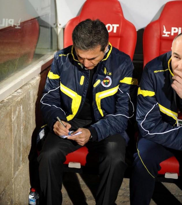 Galatasaray da Ençok Şampiyonluk Görenler : Hakan Şükür 8. Bülent Korkmaz 8. Suat Kaya 8. Aziz Yıldırım 8. :)