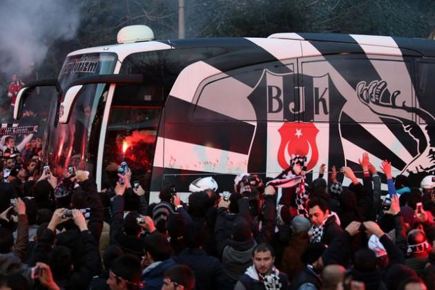 <p>Balıkesir: %34 FB - %32 GS - %22 BJK</p>