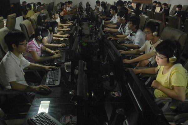 <p>2005</p>
<p>Dünyadaki internet kullanıcısı sayısı 1 milyarı geçti.</p>