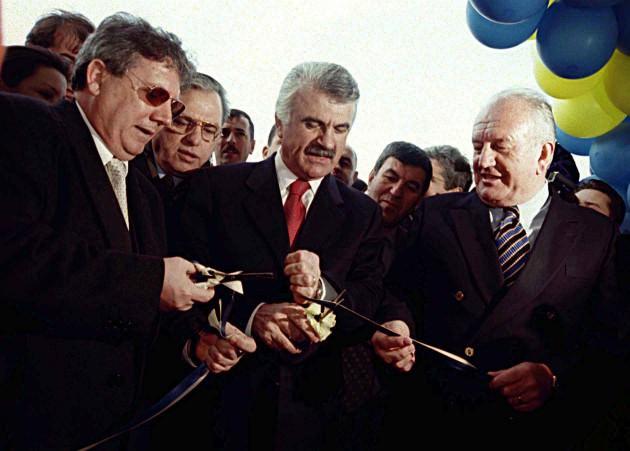 17 Şubat 2000 tarihinde Aziz Yıldırım'ın ilk büyük tesis hamlesi sonuçlandı ve Samandıra Tesisleri açıldı.