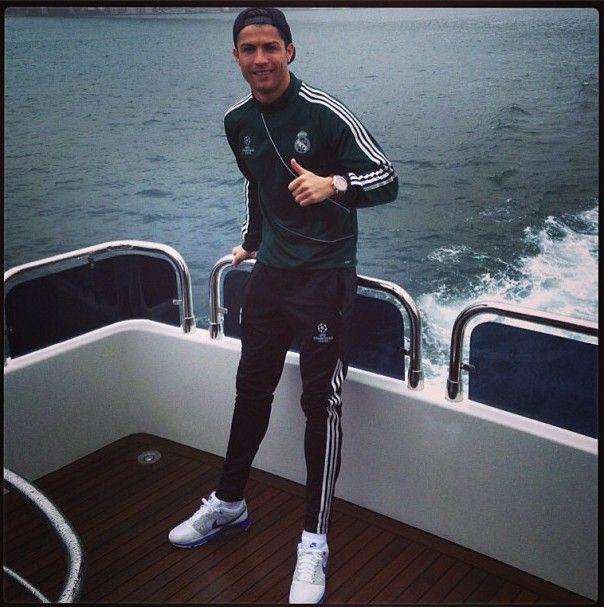 Ronaldo'nun Instagram'dan paylaştığı kare..
