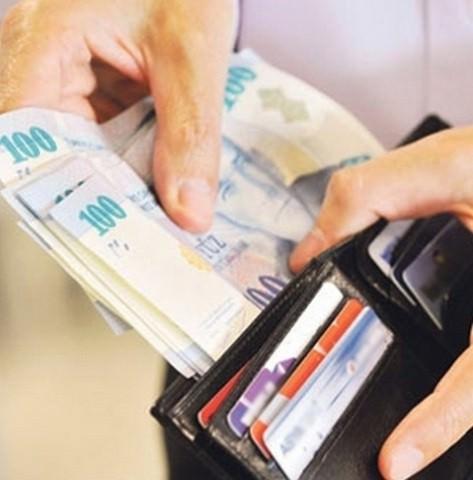 Kıdem tazminatı alabilmek için mevcut sistemde işverenin sizi işten çıkarması gerekiyor. Yeni sistemde ise siz kendiniz işten ayrılsanız bile bireysel kıdem hesabınızda biriken tutar alınabilecek.