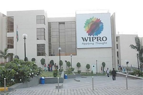 <p><span id="title" class="title">2. Wipro</span></p>
<p id="summary">Wipro 7178 Hintliye sponsor. Şirketin ödediği yıllık ücret ise 76 bin 920 dolar.</p>