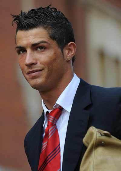 <p><strong>CRISTIANO RONALDO</strong><br />
''Mourinho'nun hakkımda kötü şeyler söylemesine alışığm. Ona sadece şunu söylüyorum, ben hayatım boyunca yediğim kaba tükürmedim.''</p>