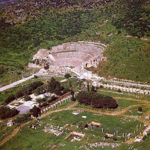 Efes antik tiyatrosu