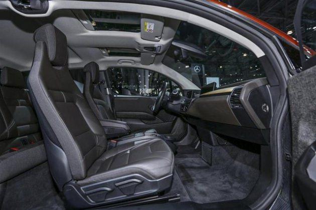 <p>BMW i3 "En Çevreci Otomobil'' ve "En İyi Tasarım'' ödüllerine layık görüldü.</p>