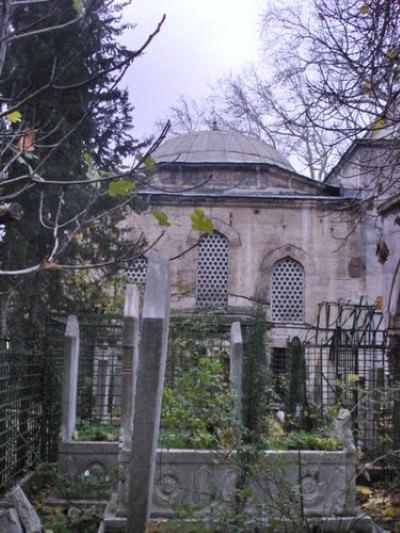 <p>Cedid Havatin Türbesi<br /><span><br /> Yeni Camii yanı Eminönü - Fatih</span></p>