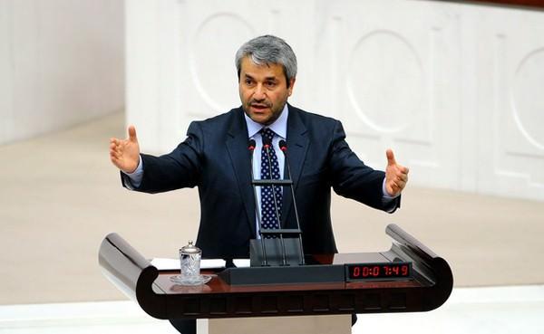 <p>Bilim, Sanayi ve Teknoloji Bakanı Nihat Ergün - Galatasaray</p>