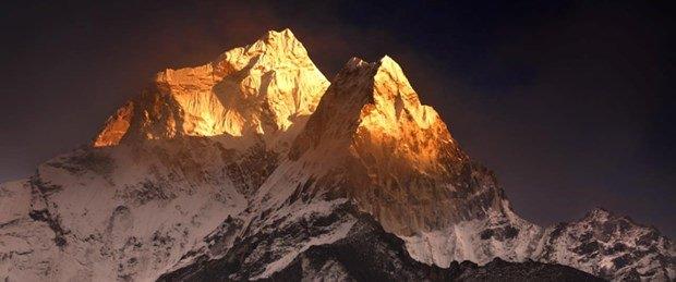 <p><strong>Doğa ve macera tutkunu gezginlerin </strong>listelerinde en üst sıralarda yer alan rotalardan biri olan<strong> Himalayalar’da, trekking yaparak</strong> ruhunuzu dinlendirin. </p>