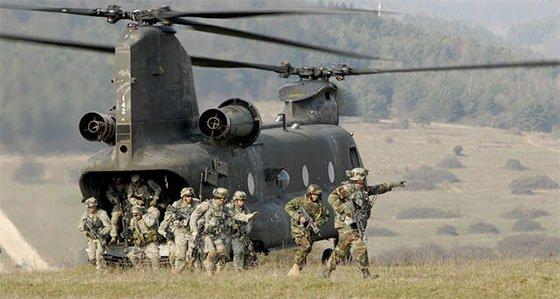 <p>Helikopterler tam teçhizatlı 55 asker taşıyabiliyor. </p>