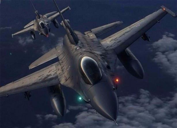 <p><strong>F-16</strong></p>

<p>İlk Türk yapımı F-16C uçağının Ekim 1987'de teslim edildiği Hava Kuvvetleri Komutanlığında yapılan planlamaya uygun olarak 4'üncü, 6'ncı, 9'uncu,<br />
8'inci ve 5'inci ana jet üs komutanlıklarının F-16 uçakları ile modernizasyonu gerçekleştiriliyor.</p>
